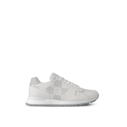 Sneaker Run Away - #9