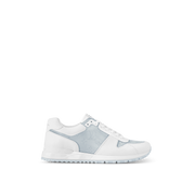 Sneaker Run Away - #7