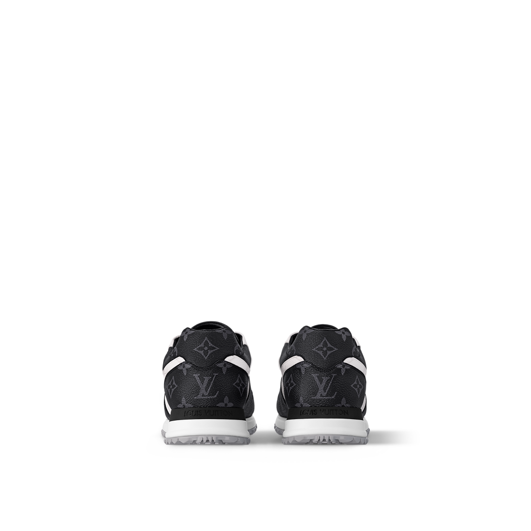 Sneaker Run Away - #1