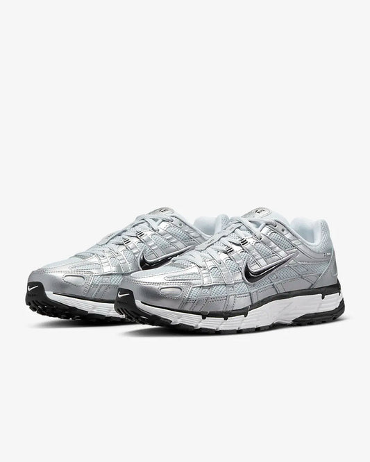 Nike p6000 gris et noir