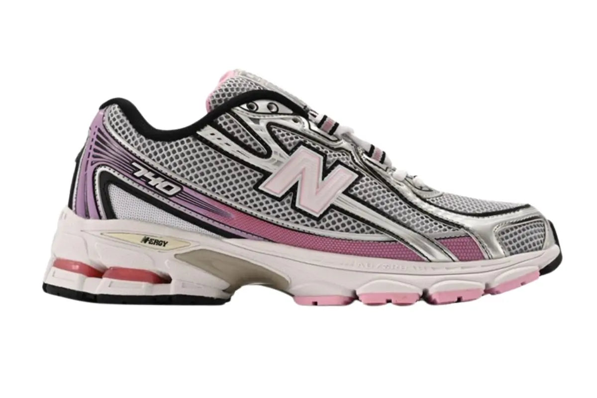 New Balance 740 Pink